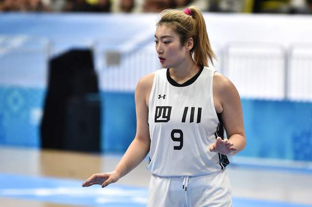 广东女篮全运夺冠，李梦表现引热议，宫鲁鸣决策获认可