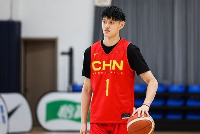 曾凡博被裁后归国 备战世预赛下家待定