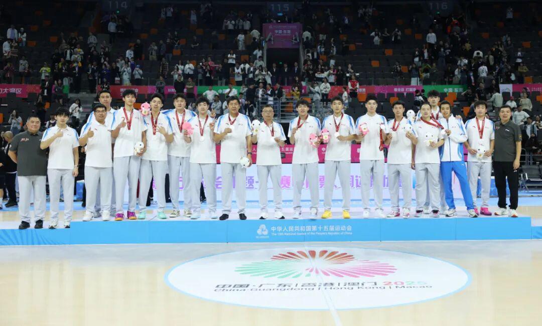 浙江男篮勇夺全运会男子成年组银牌，创历史最佳战绩！