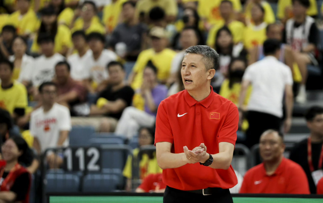 中国男篮力克韩国迎首胜！张镇麟回归首秀引关注，央视全程直播