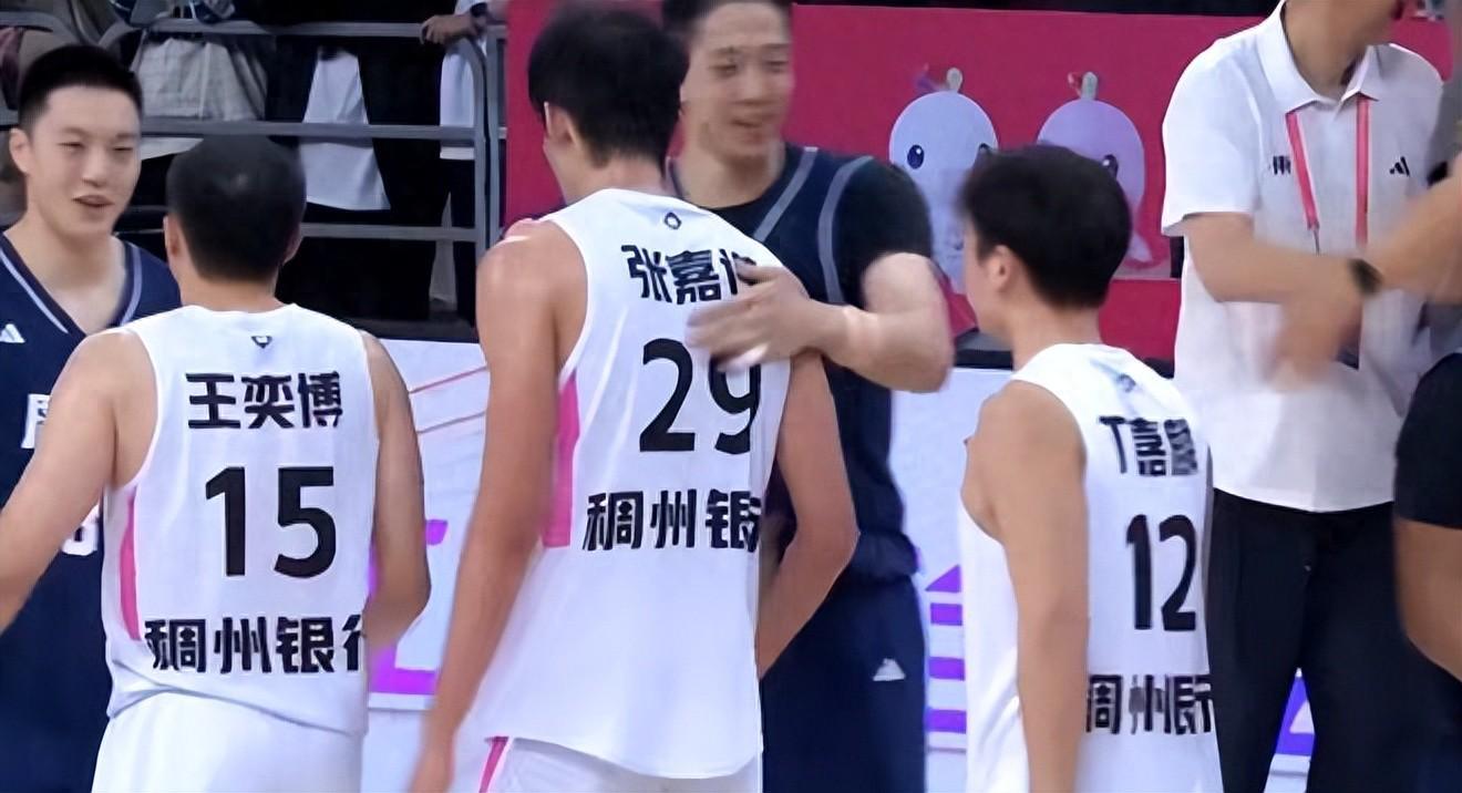 全运会决赛吴前14中1引争议，顶薪球员表现低迷遭球迷喊退役