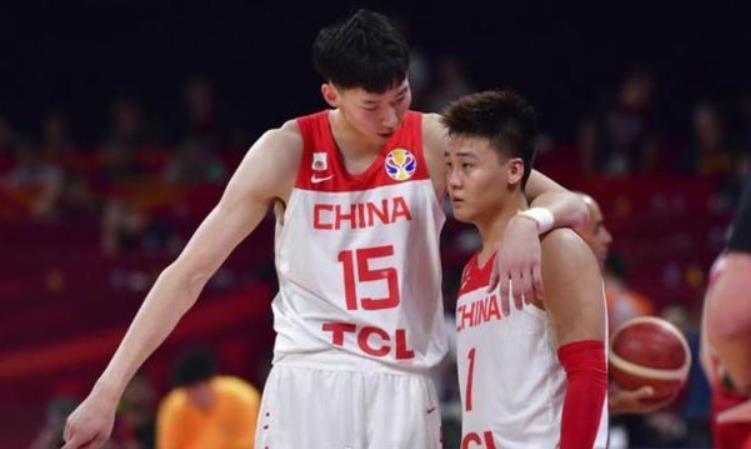 中国男篮最新集训名单揭晓：周琦回归，王俊杰、杨瀚森缺席