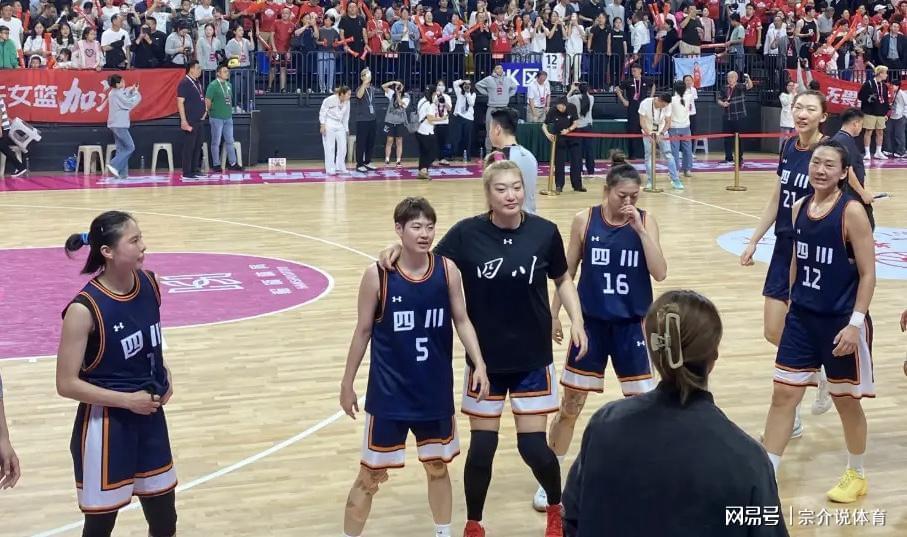 李梦2分低迷，杨舒宇22分闪耀，中国女篮新星崛起