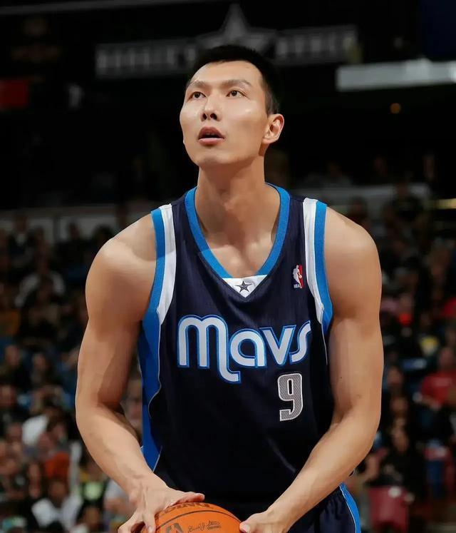 易建联、周琦、杨瀚森首秀对比：中国篮球新生代的成长启示