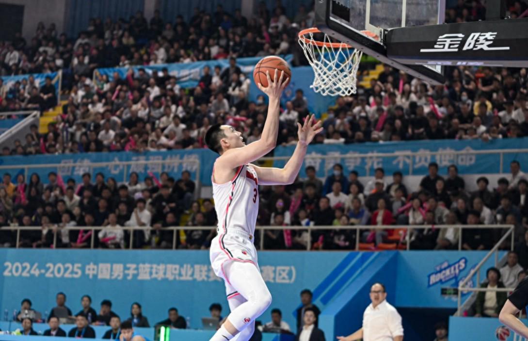 广东队19点官宣三外援加盟，杜锋阵容升级，朱芳雨或放弃第四外援