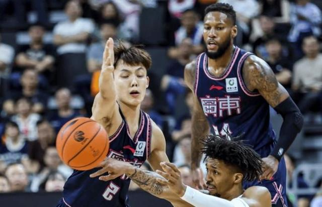 CBA新动态：萨姆纳加盟广东男篮悬念揭晓，新赛季争冠格局生变