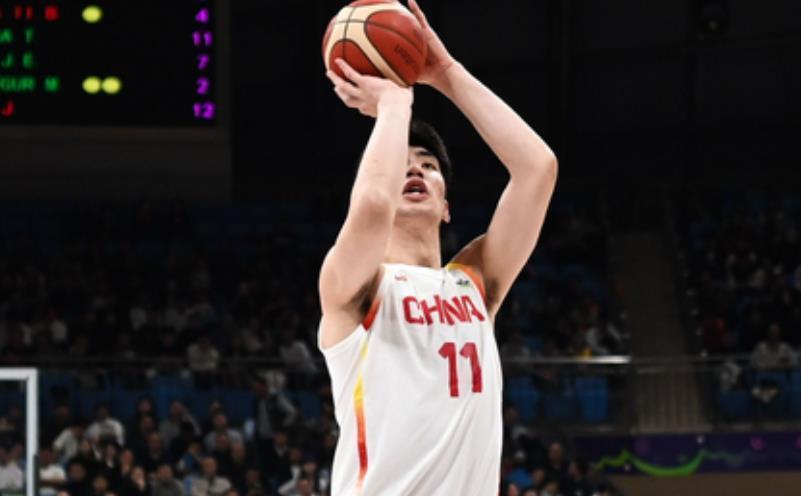 余嘉豪频繁往返国家队与西班牙，过度消耗或重蹈姚明覆辙？