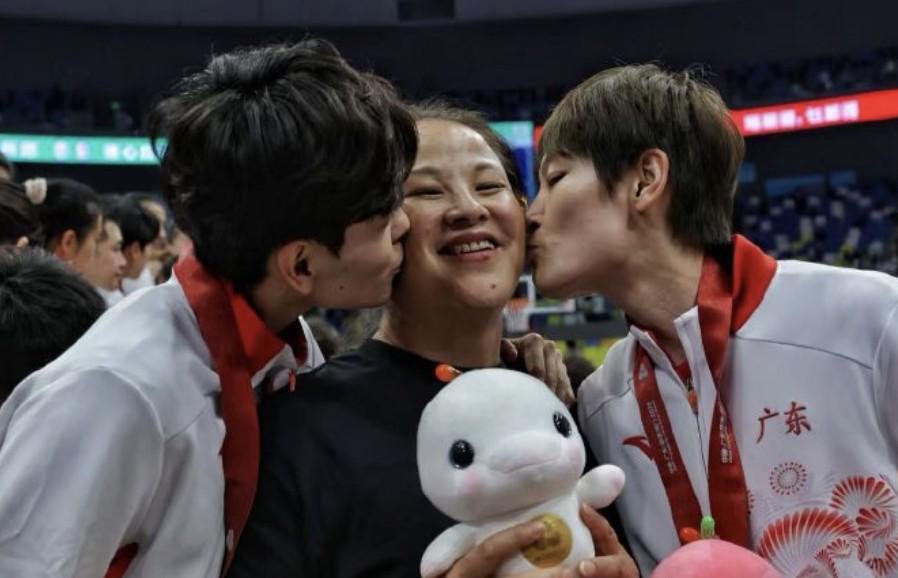 杨力维全运会夺冠含泪告慰父亲：金牌献给天上的您