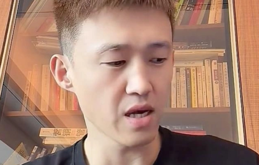 易建联近况揭秘！周鹏盛赞：大哥风采依旧，身材管理更胜往昔