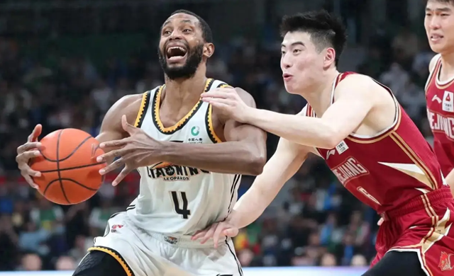 CBA最新动态：争议外援弗格加盟上海男篮，携手张镇麟剑指总冠军