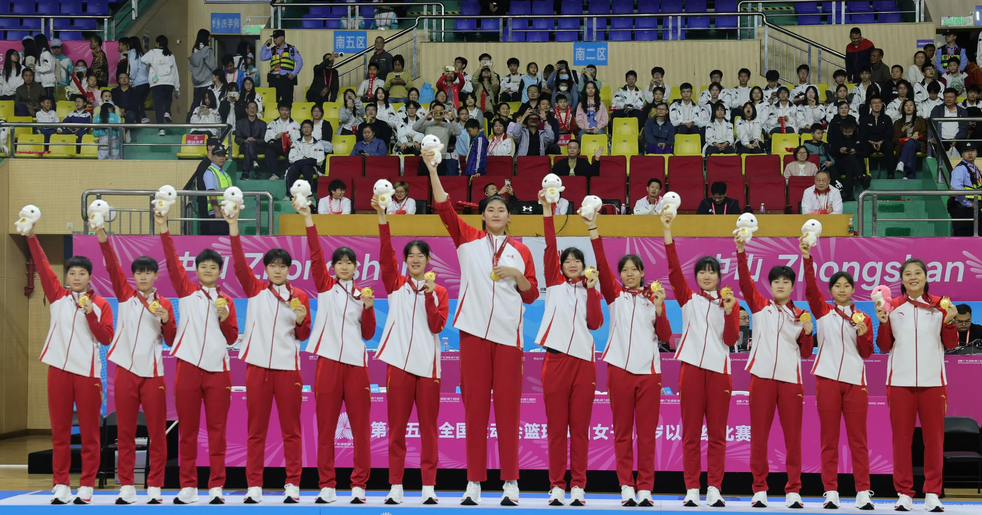 16岁李沅珊跨级征战U18夺亚军，未来之星闪耀赛场