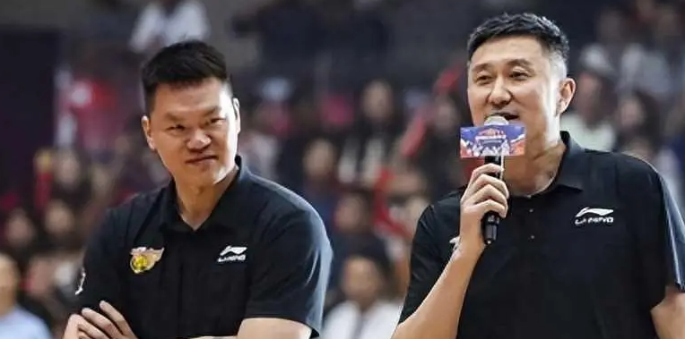 杜锋高情商名场面：跨栏示好领导，全运会献金牌哄老板