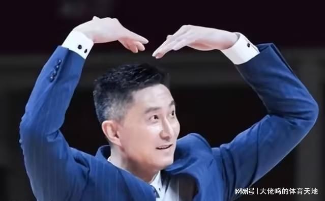 广东男篮12年后再夺冠，杜锋功不可没，这声“谢谢”他值得！