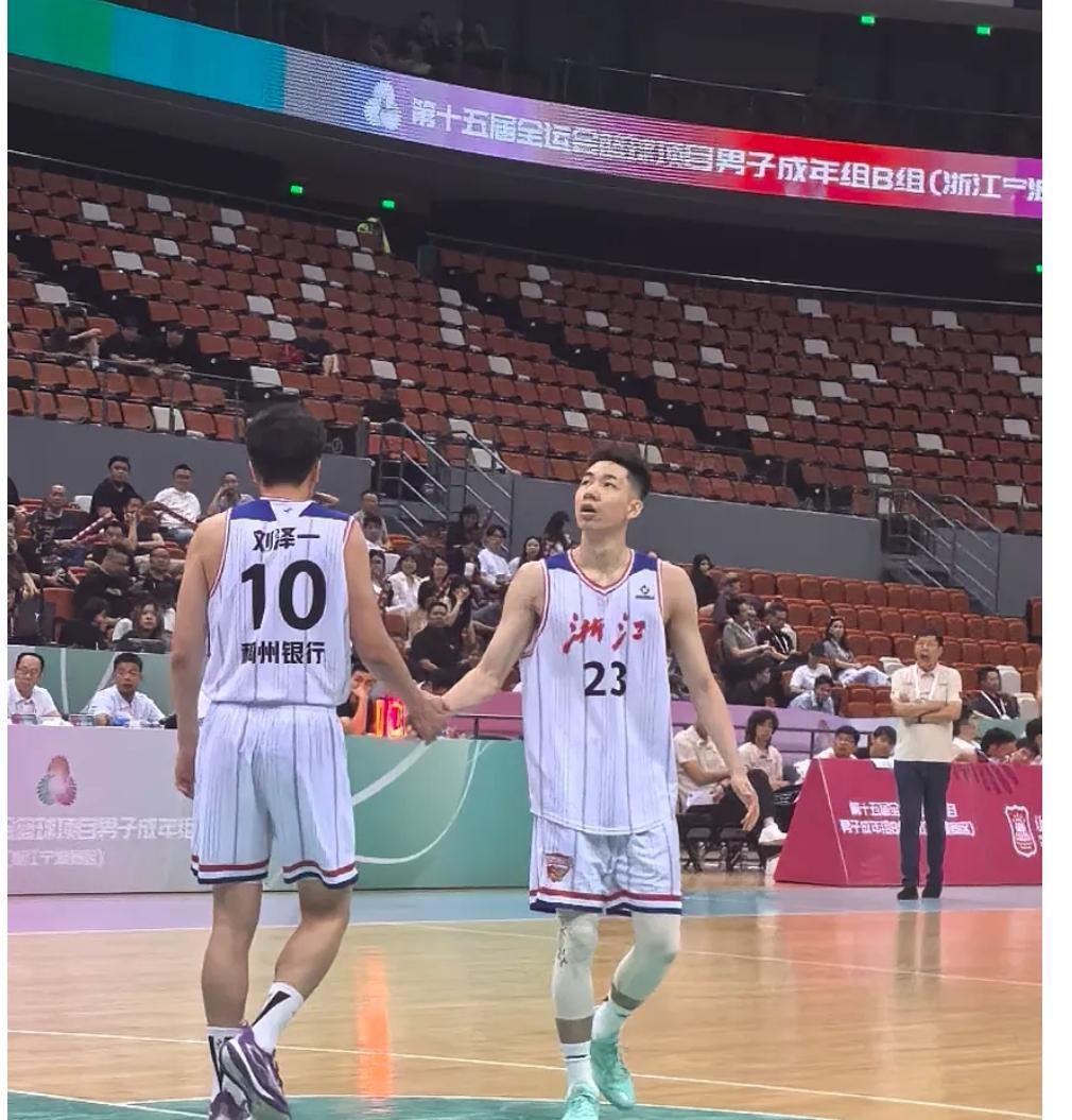 CBA赛季盘点：浙江成黑马，四川辽宁成失意者
