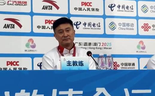 杜锋谈豪华阵容：大腕甘当绿叶，团队团结一心方能夺冠