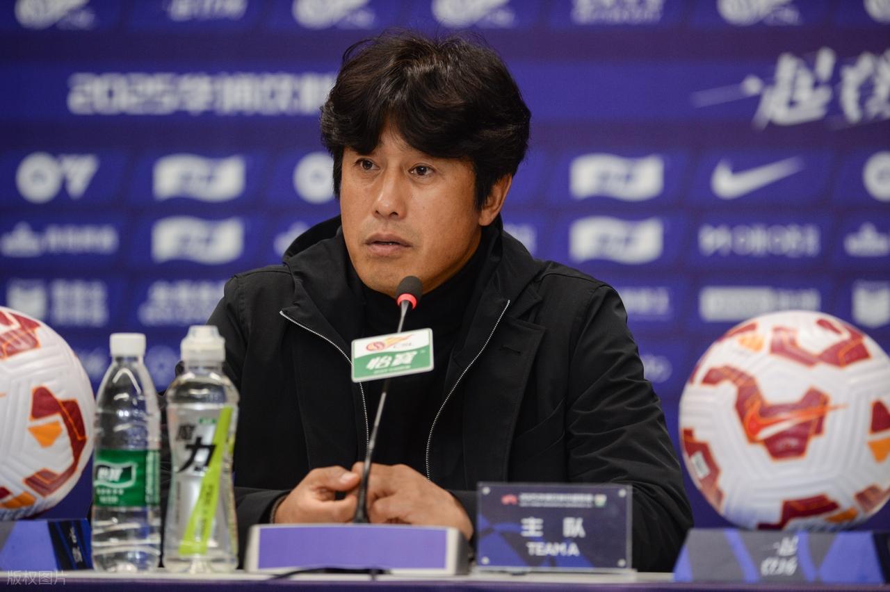 成都蓉城续约徐正源引争议：冲冠乏力，球队天花板究竟在哪？