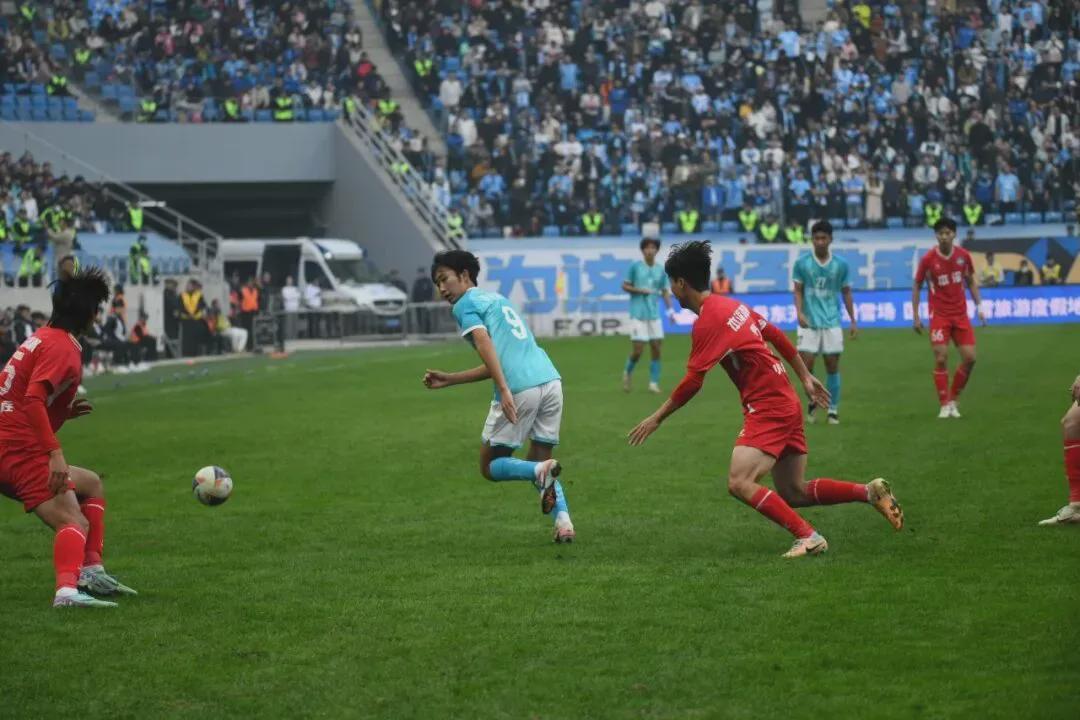 辽超总决赛大连队进攻