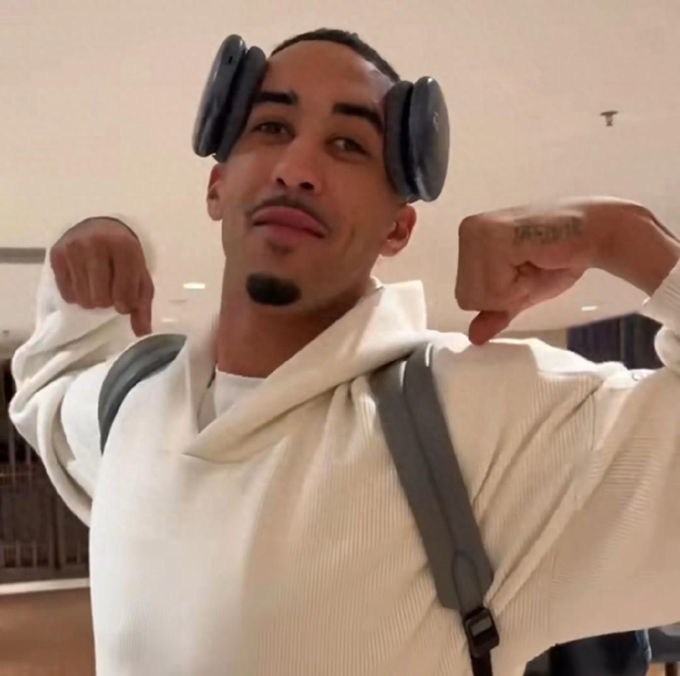 广东男篮2大新外援到位！朱芳雨担忧奎因三分，新赛季隐患与惊喜并存