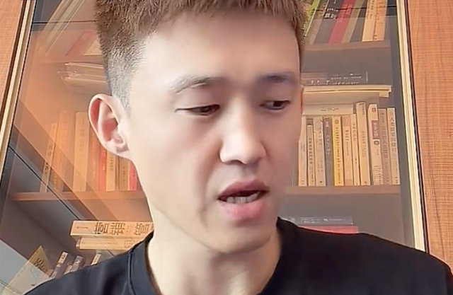 周鹏直播深情谈易建联：战友情深，大哥永远是榜样