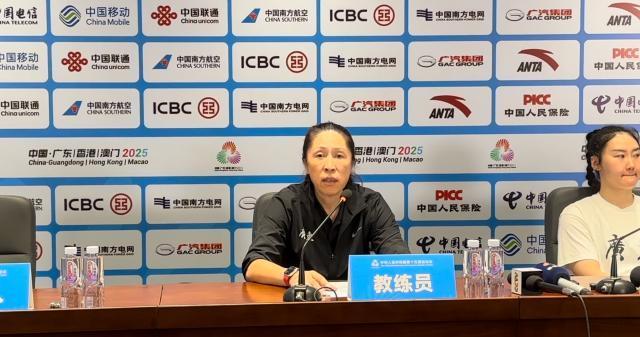 广东女篮半决赛狂轰18记三分，强势晋级决赛展现火热状态