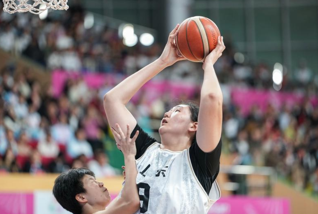 2米26张子宇全运会狂轰31+10！女姚明72投68中创投篮奇迹