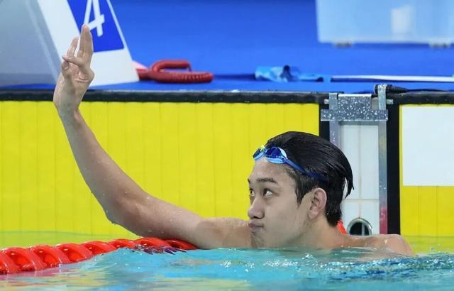 18岁张展硕全运会狂揽5金，中国游泳新星未来可期
