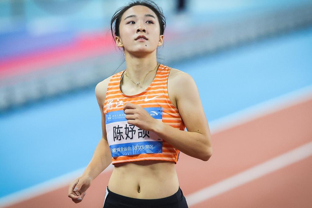 16岁陈妤颉：全运会最年轻女子百米冠军，中国短跑新星崛起