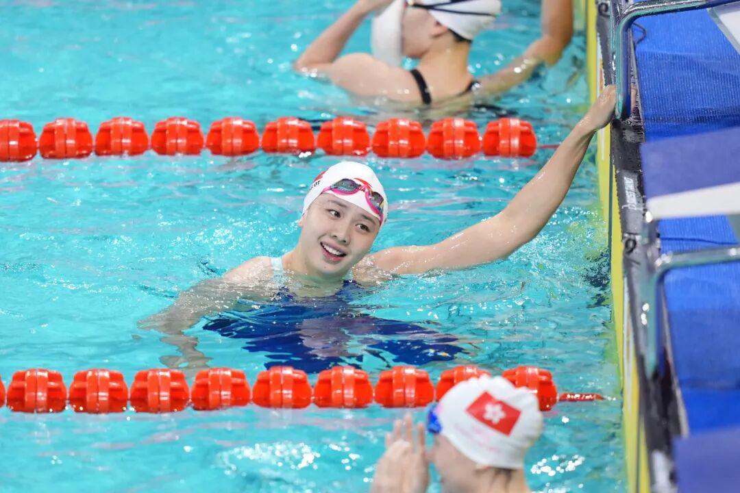 全运会游泳收官战：唐钱婷50米蛙泳强势摘金，斩获两金一银