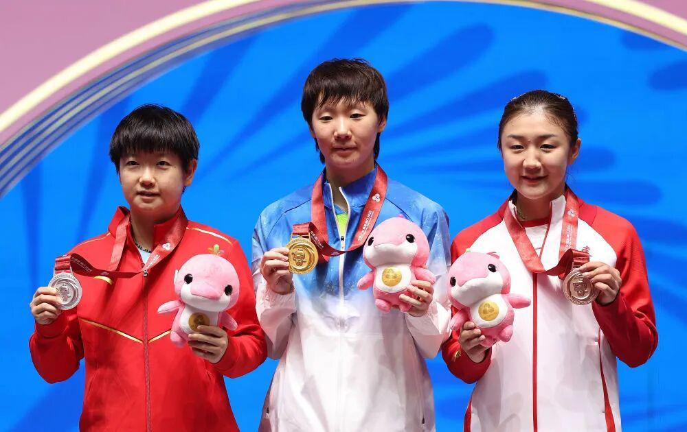 王曼昱4-2胜孙颖莎夺冠，赛后互赞尽显女乒顶尖对决风范