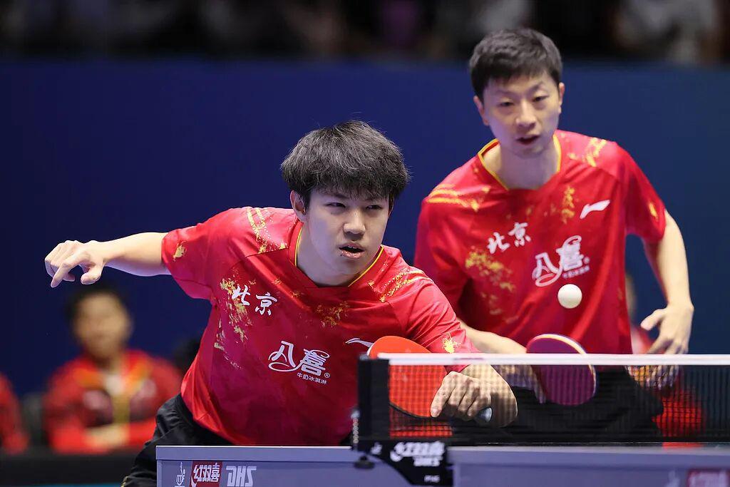 全运会乒乓男团：马龙王楚钦率北京队首战告捷，明日激战上海队