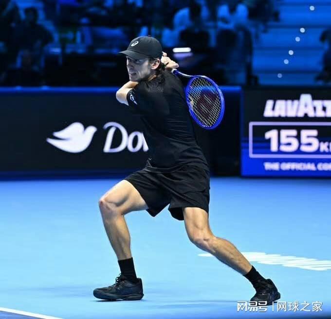 年终总决赛幕后：德米纳尔成阿卡铁粉实锤，阿卡赛前为拉杜卡努庆生