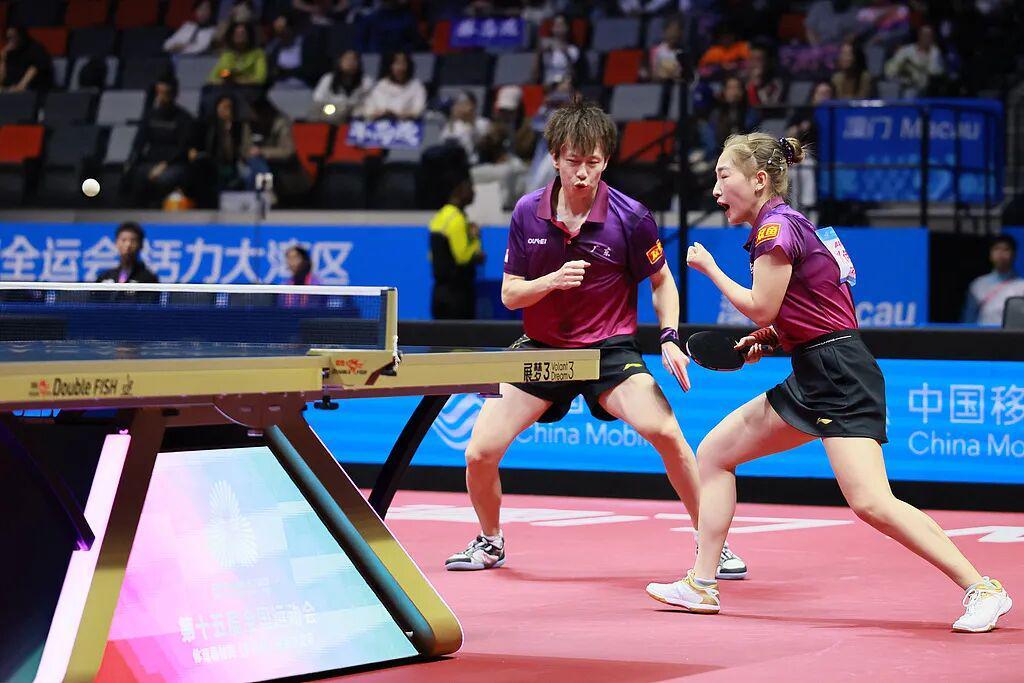 全运会乒乓球混双：林高远/刘诗雯4-3力克王艺迪/袁励岑晋级决赛