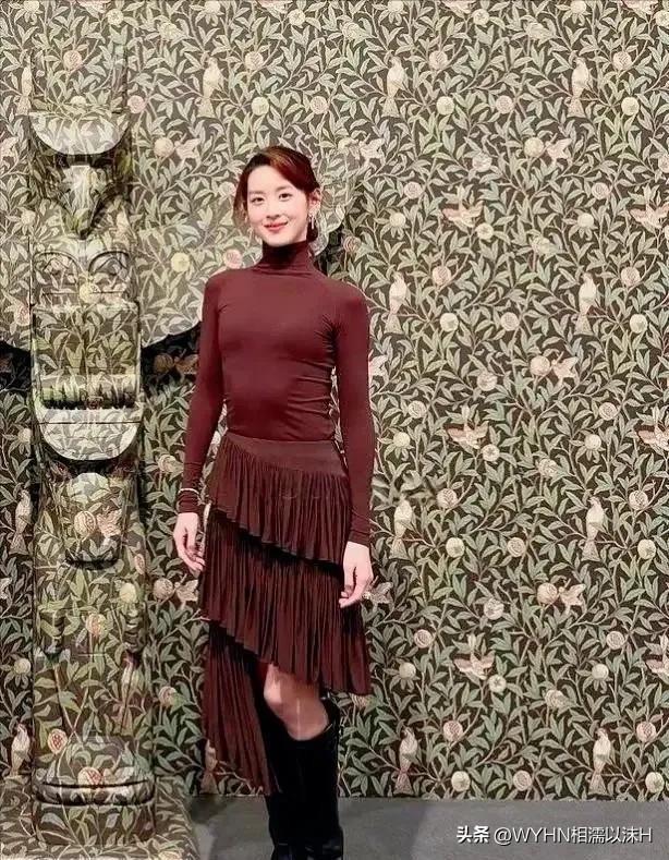 章泽天英国晚宴现场照5