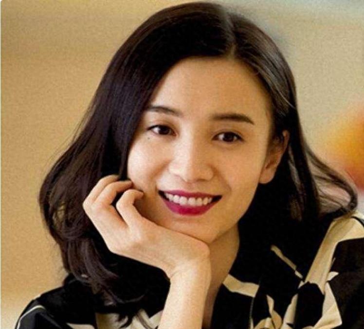 这一夜，被传“陪睡上位、知三当三”的宋佳，让整个娱乐圈沉默了