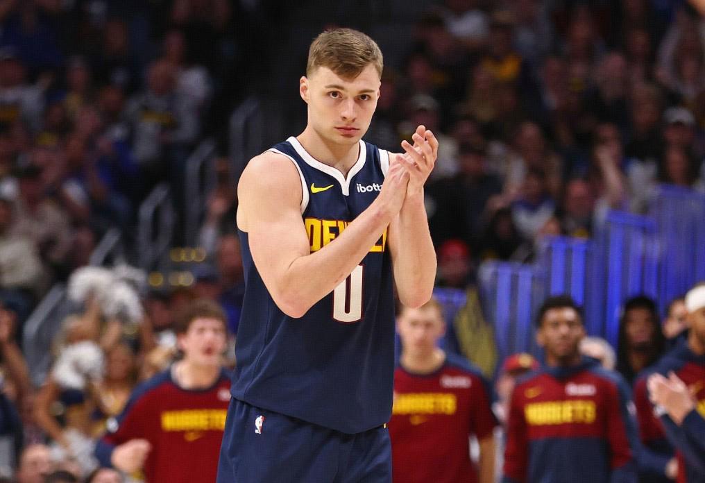 Shams最新消息：掘金主力布劳恩左脚踝扭伤，预计缺阵至少6周