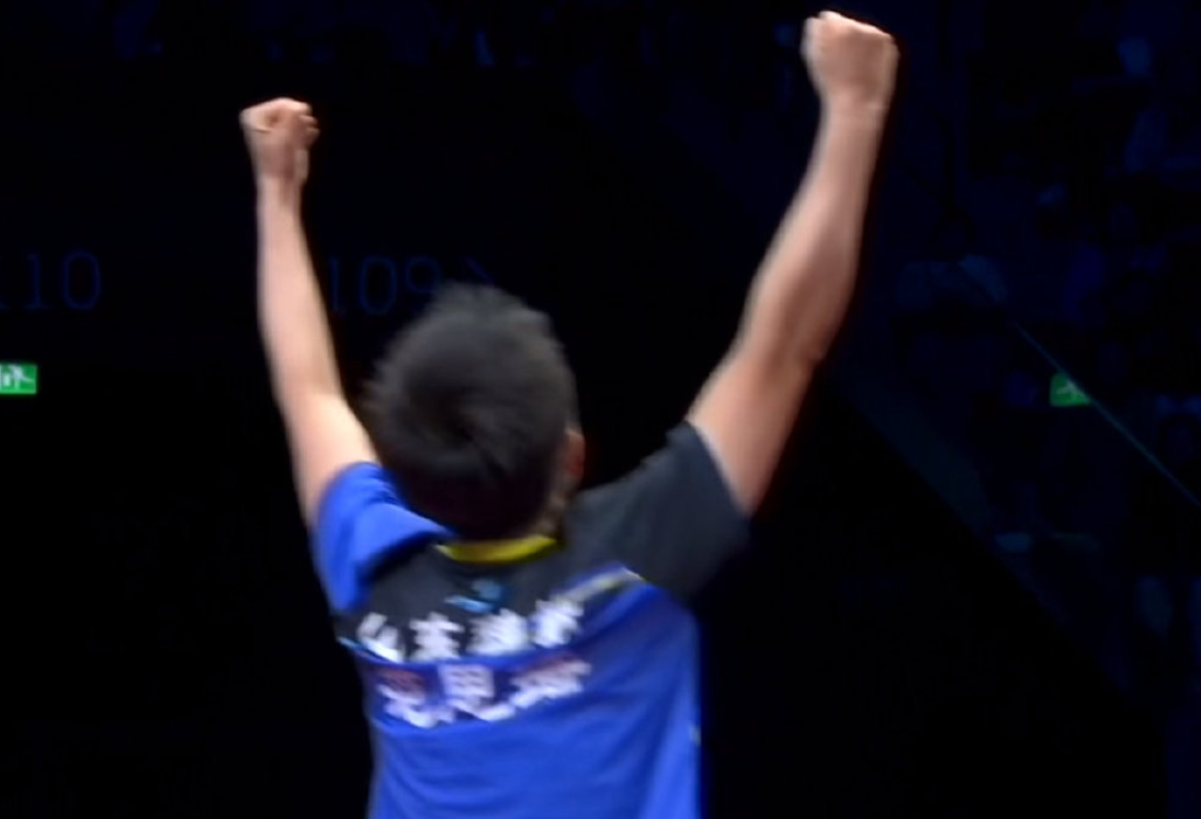 山东女团全运会夺冠！范思琦逆转怒吼，何卓佳失利自责，陈梦泪洒赛场