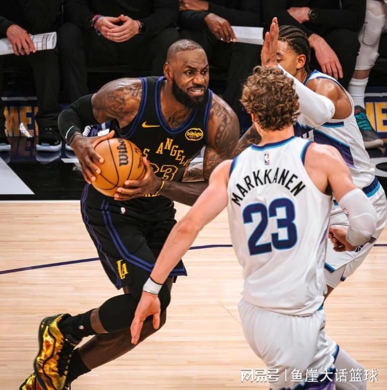 湖人140-125大胜爵士创赛季新高，詹姆斯复出东契奇盛赞，文森特被忽视