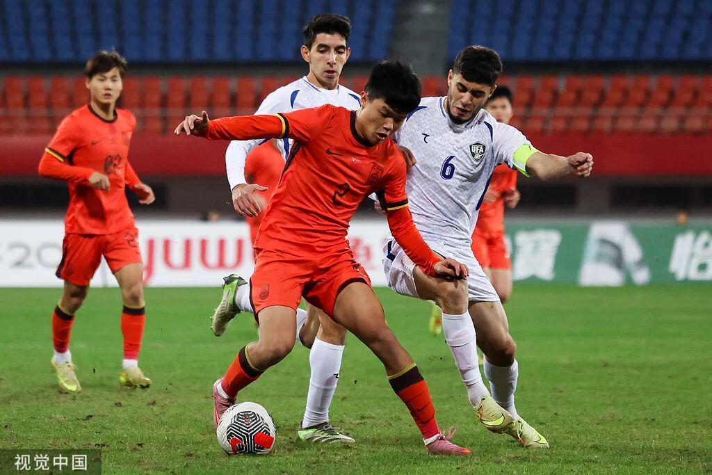 U22国足0-0战平乌兹别克斯坦 汪士钦染红无缘熊猫杯冠军
