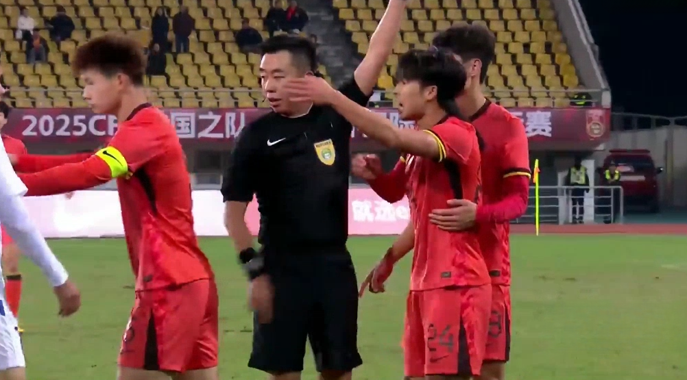 U22国足“美甲哥”汪士钦：爱美外表下的悍将本色与红牌风波