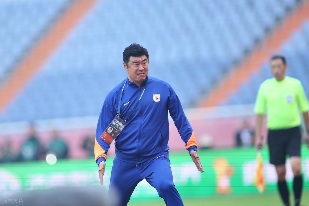 带队10轮不败仍难转正？韩鹏的“试用期”暴露泰山管理困境