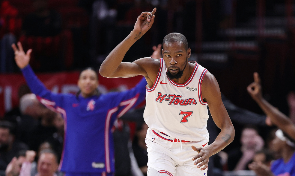 火箭球员生涯前11场得分对比：杜兰特, 哈登, 姚麦数据揭秘