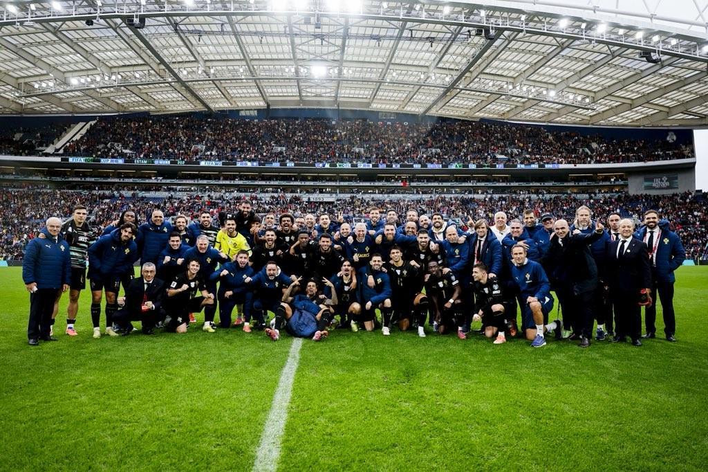 葡萄牙晋级世界杯！C罗晒无自己出镜的全队庆祝合照引热议