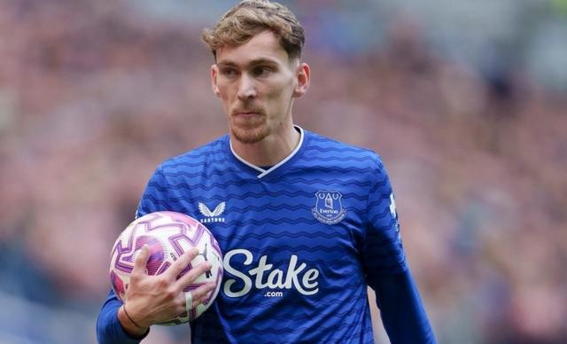 维拉、森林、纽卡明夏争抢埃弗顿中场加纳，转会市场再掀波澜