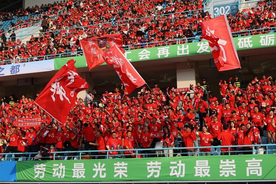 首届常州职工足球联赛圆满落幕 常高新高铁新城队勇夺桂冠