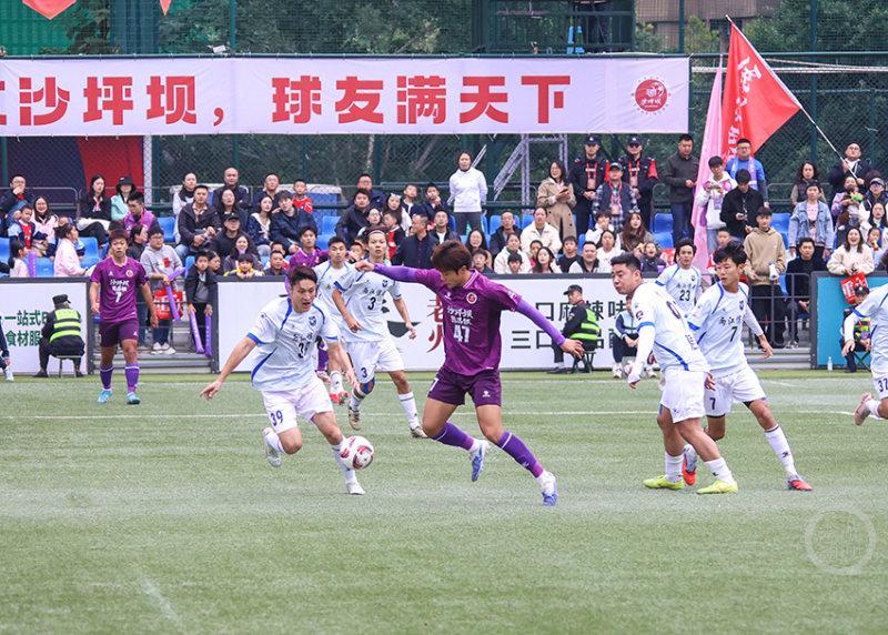渝超联赛：沙坪坝陈昌银队3-0完胜两江信也科技队，主场首胜引关注