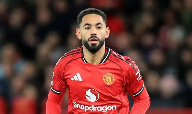 曼联球星库尼亚将亮相奥特林厄姆圣诞灯光秀，与明星共庆佳节