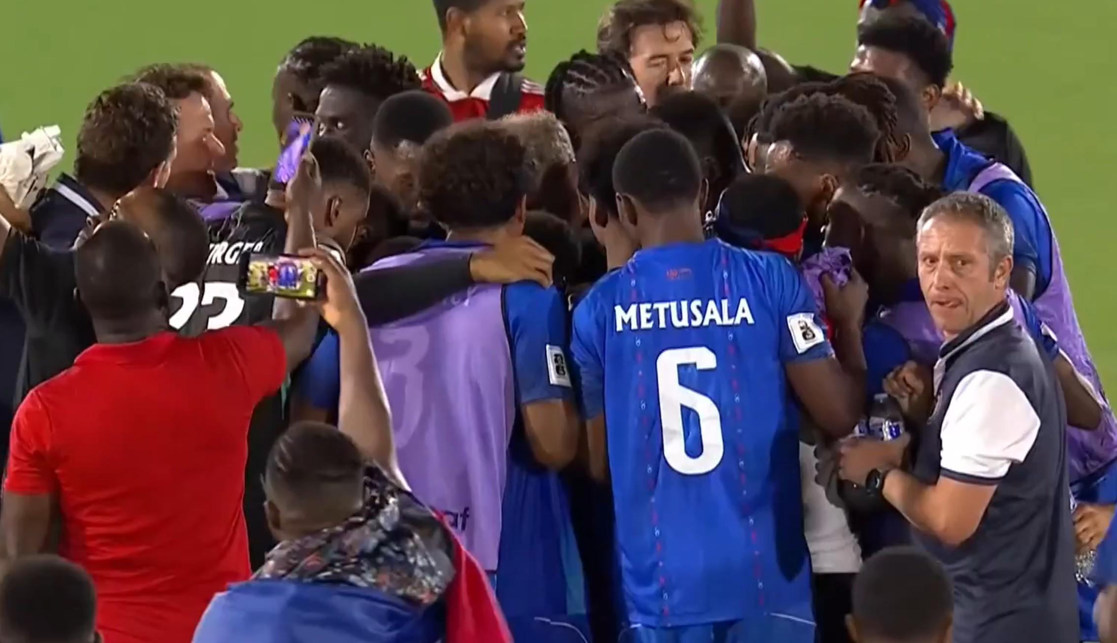 海地队2-0胜尼加拉瓜！赛后焦急等结果 确认晋级后狂欢庆祝