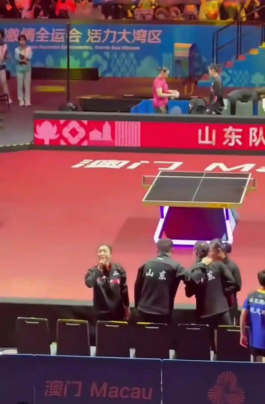 全运会女团夺冠！陈梦赛后暖心手势引关注