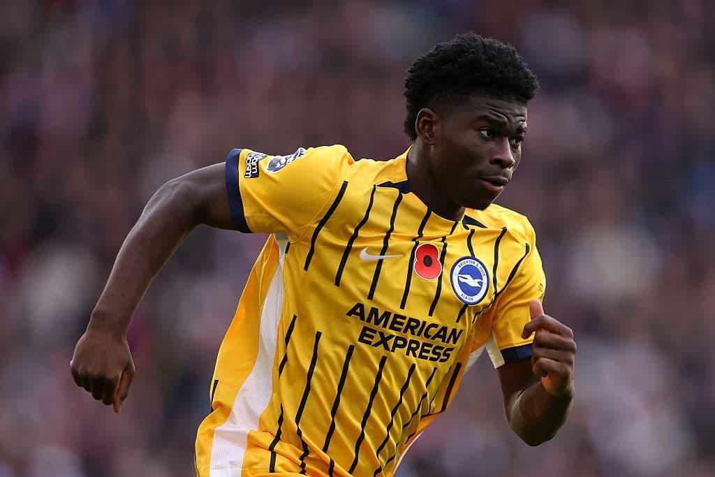 曼联冬窗暂缓中场引援，明夏锁定多名目标球员