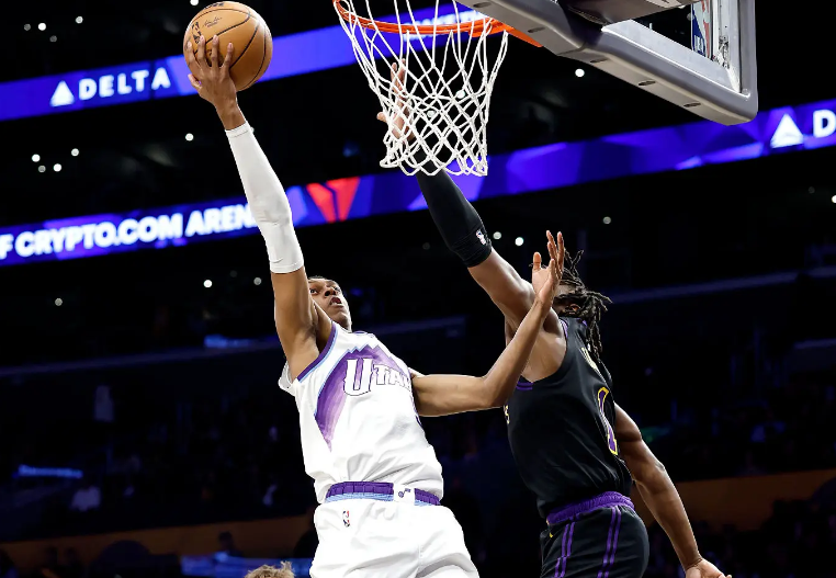 湖人碾压爵士！乐透新秀科迪-威廉姆斯表现低迷引质疑